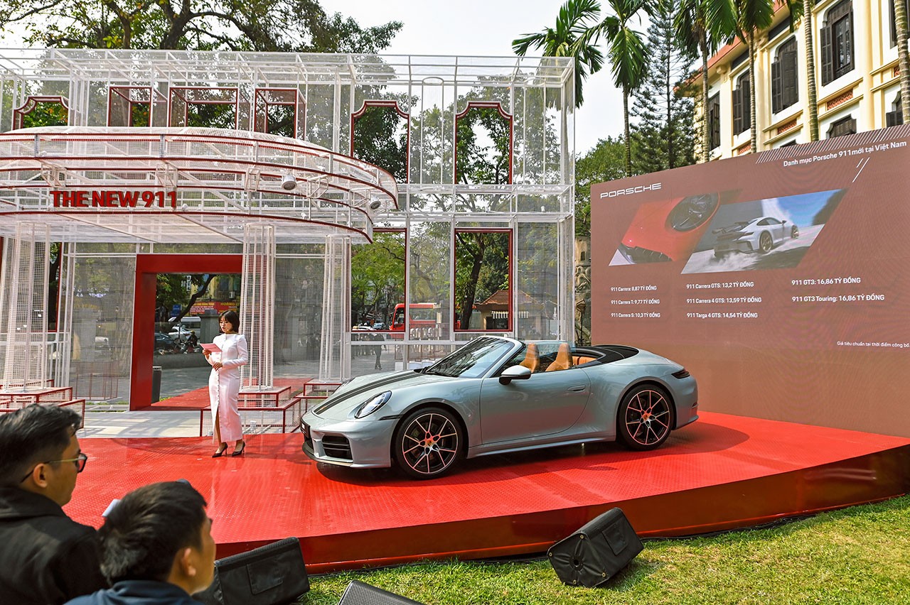 Triển lãm Porsche 911 - The one and always Triển lãm Porsche 911 - The one and always