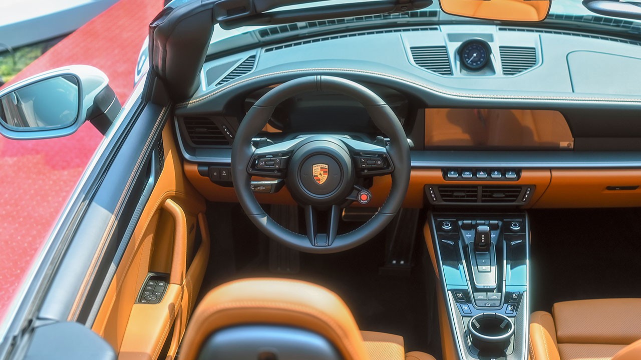Triển lãm Porsche 911 - The one and always Triển lãm Porsche 911 - The one and always