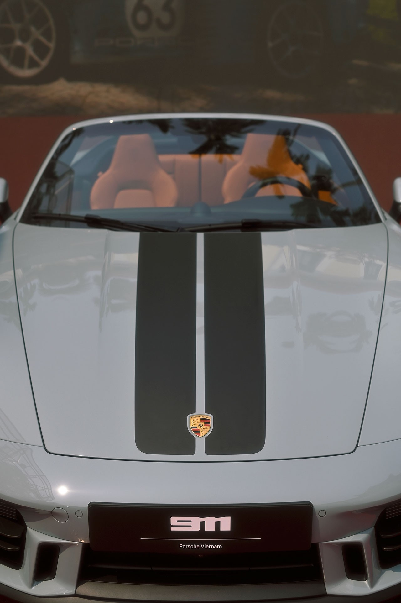 Triển lãm Porsche 911 - The one and always Triển lãm Porsche 911 - The one and always