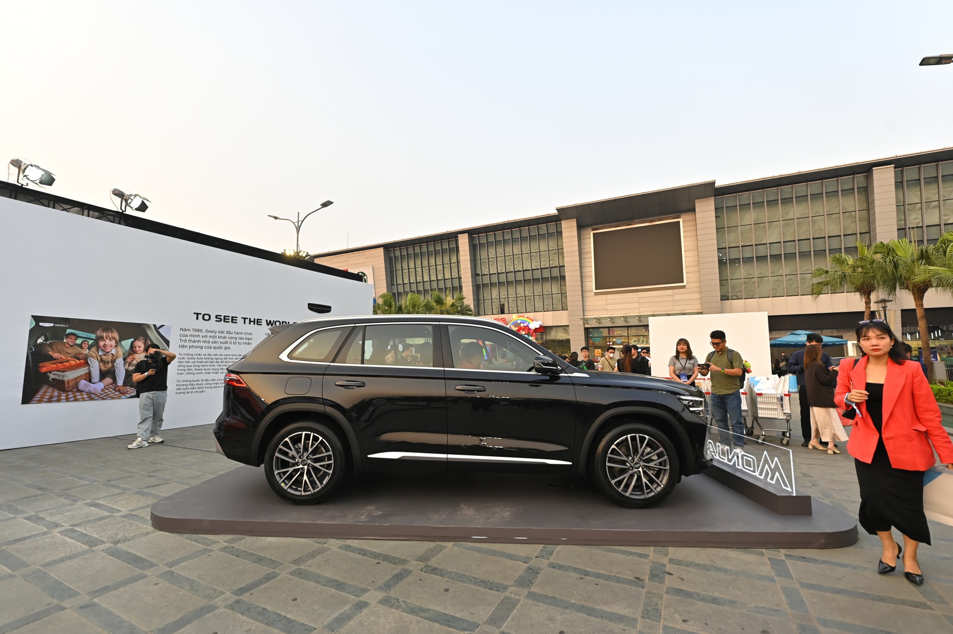 Chi tiết mẫu xe Trung Quốc Geely Monjaro: SUV cỡ D nhưng giá dưới một tỷ đồng, nhiều trang bị lạ Chi tiết mẫu xe Trung Quốc Geely Monjaro: SUV cỡ D nhưng giá dưới một tỷ đồng, nhiều trang bị lạ