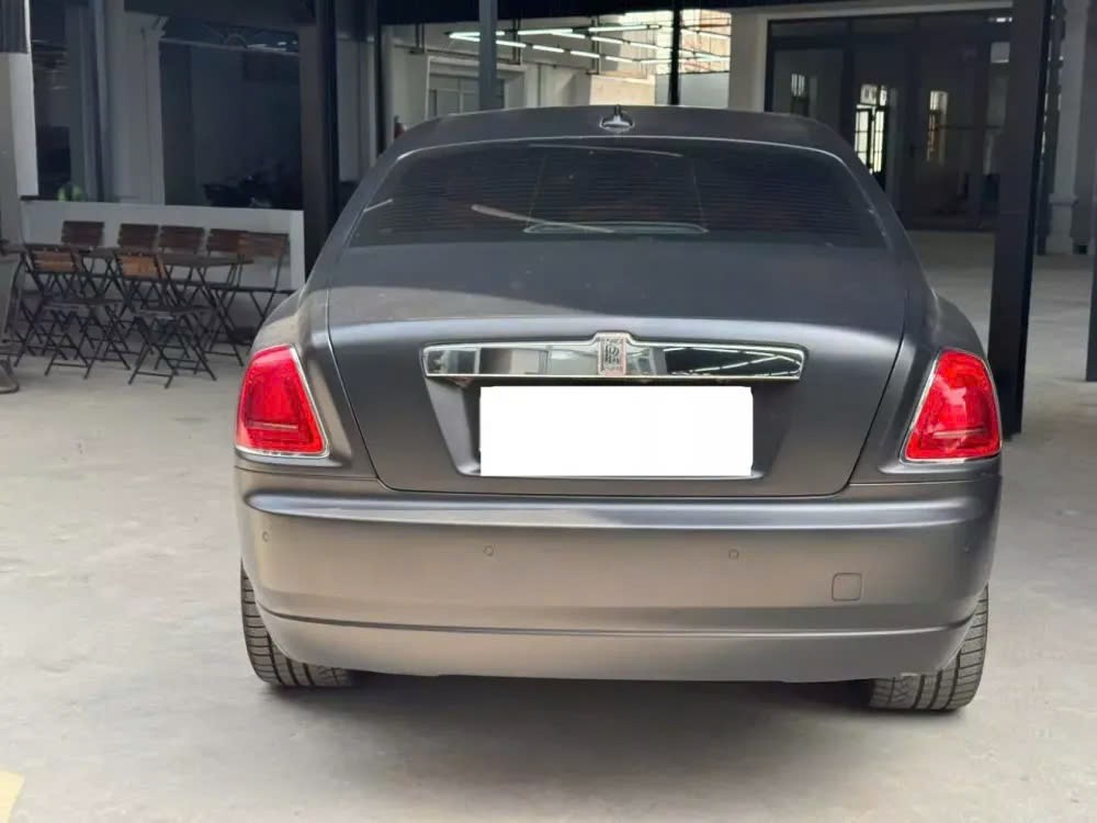 'Nữ hoàng nội y' Ngọc Trinh bán xe siêu sang Rolls-Royce Ghost đời cũ 'Nữ hoàng nội y' Ngọc Trinh bán xe siêu sang Rolls-Royce Ghost đời cũ