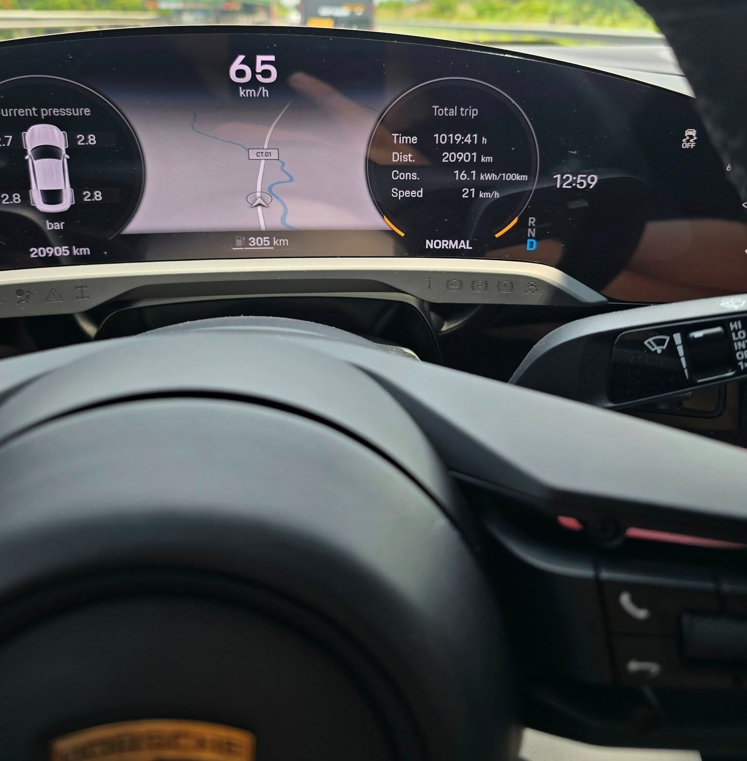 OFer đánh giá Porsche Taycan điện sau 20.000 km: Vận hành êm ái, nhưng hàng ghế sau không thoải mái OFer đánh giá Porsche Taycan điện sau 20.000 km: Vận hành êm ái, nhưng hàng ghế sau không thoải mái