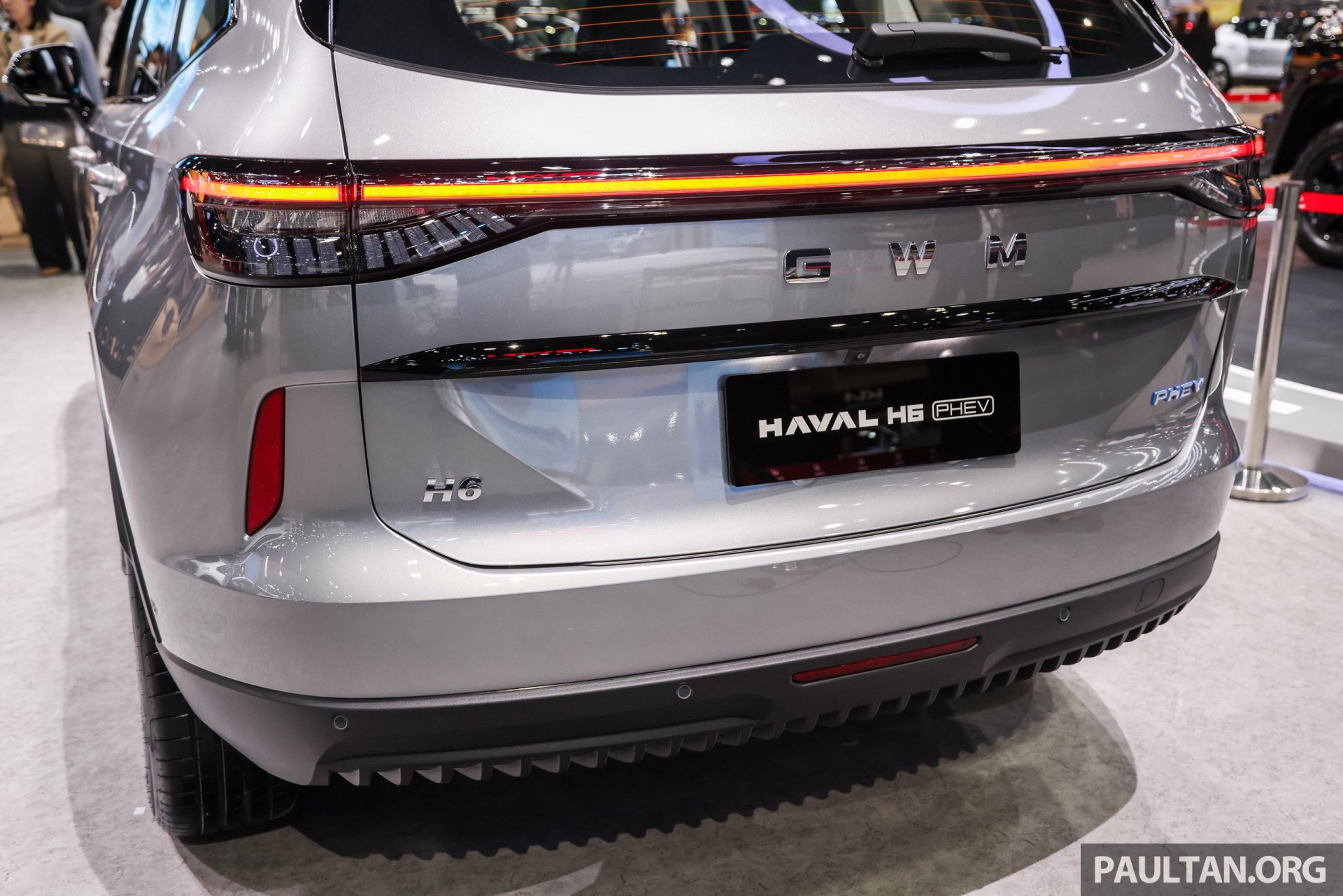 Haval H6 Facelift ra mắt, ngoại hình mới, bản PHEV trang bị pin LFP nhưng bị giảm dung lượng Haval H6 Facelift ra mắt, ngoại hình mới, bản PHEV trang bị pin LFP nhưng bị giảm dung lượng