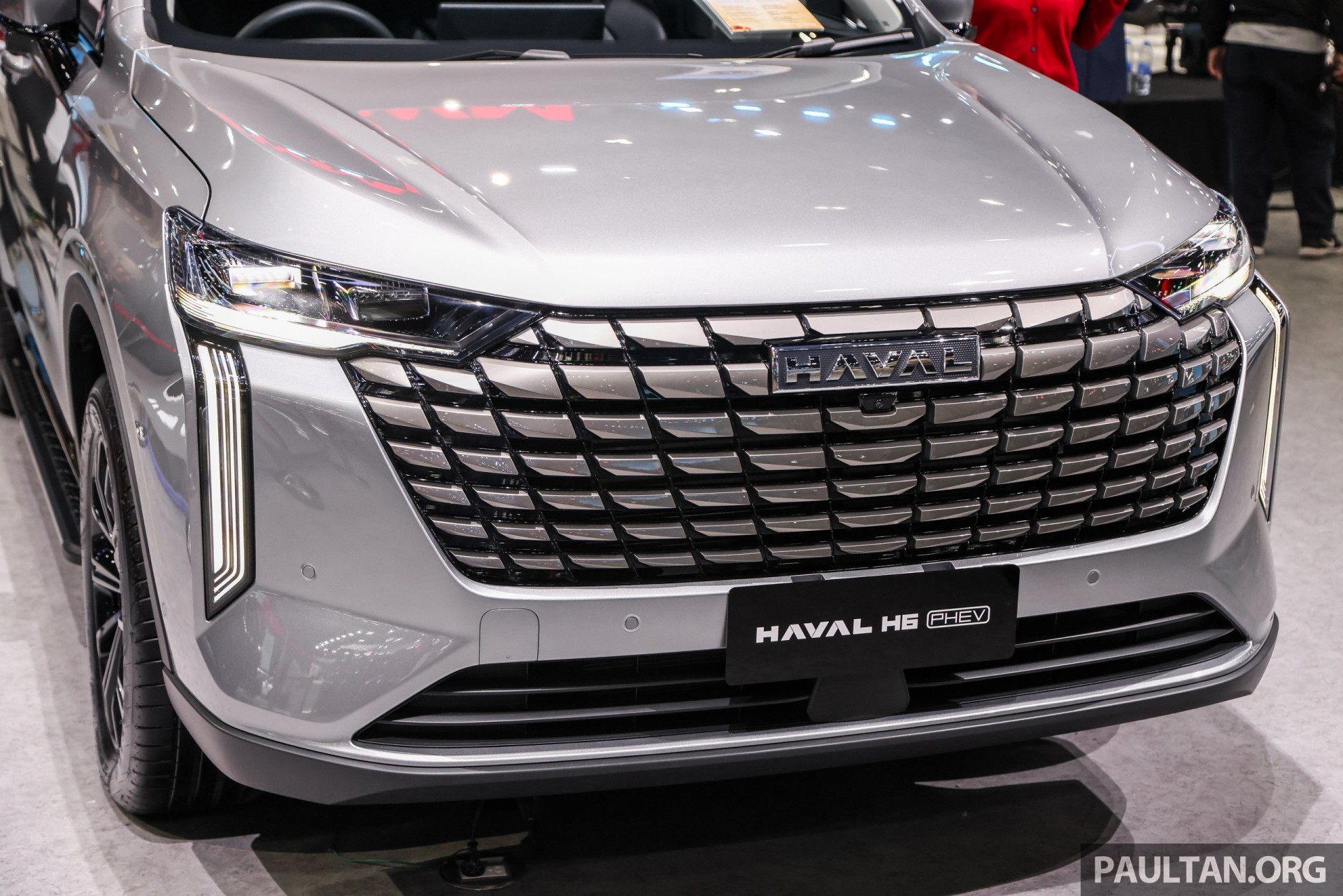 Haval H6 Facelift ra mắt, ngoại hình mới, bản PHEV trang bị pin LFP nhưng bị giảm dung lượng Haval H6 Facelift ra mắt, ngoại hình mới, bản PHEV trang bị pin LFP nhưng bị giảm dung lượng