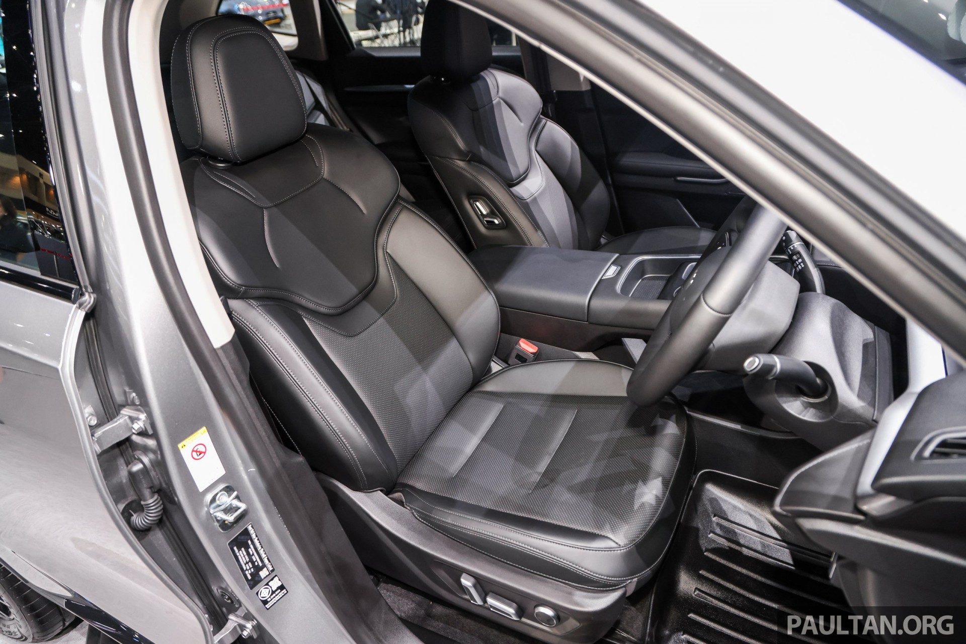 Haval H6 Facelift ra mắt, ngoại hình mới, bản PHEV trang bị pin LFP nhưng bị giảm dung lượng Haval H6 Facelift ra mắt, ngoại hình mới, bản PHEV trang bị pin LFP nhưng bị giảm dung lượng