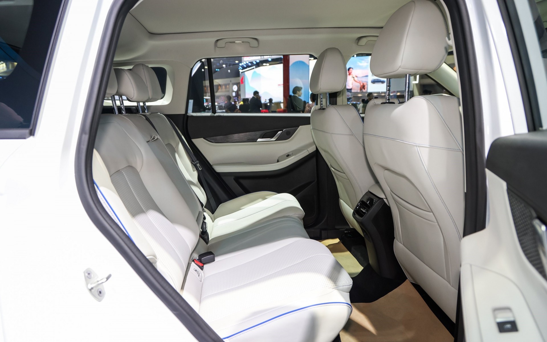 Jaecoo J5 EV, SUV điện thiết kế đặc biệt dành cho người nuôi thú cưng Jaecoo J5 EV, SUV điện thiết kế đặc biệt dành cho người nuôi thú cưng