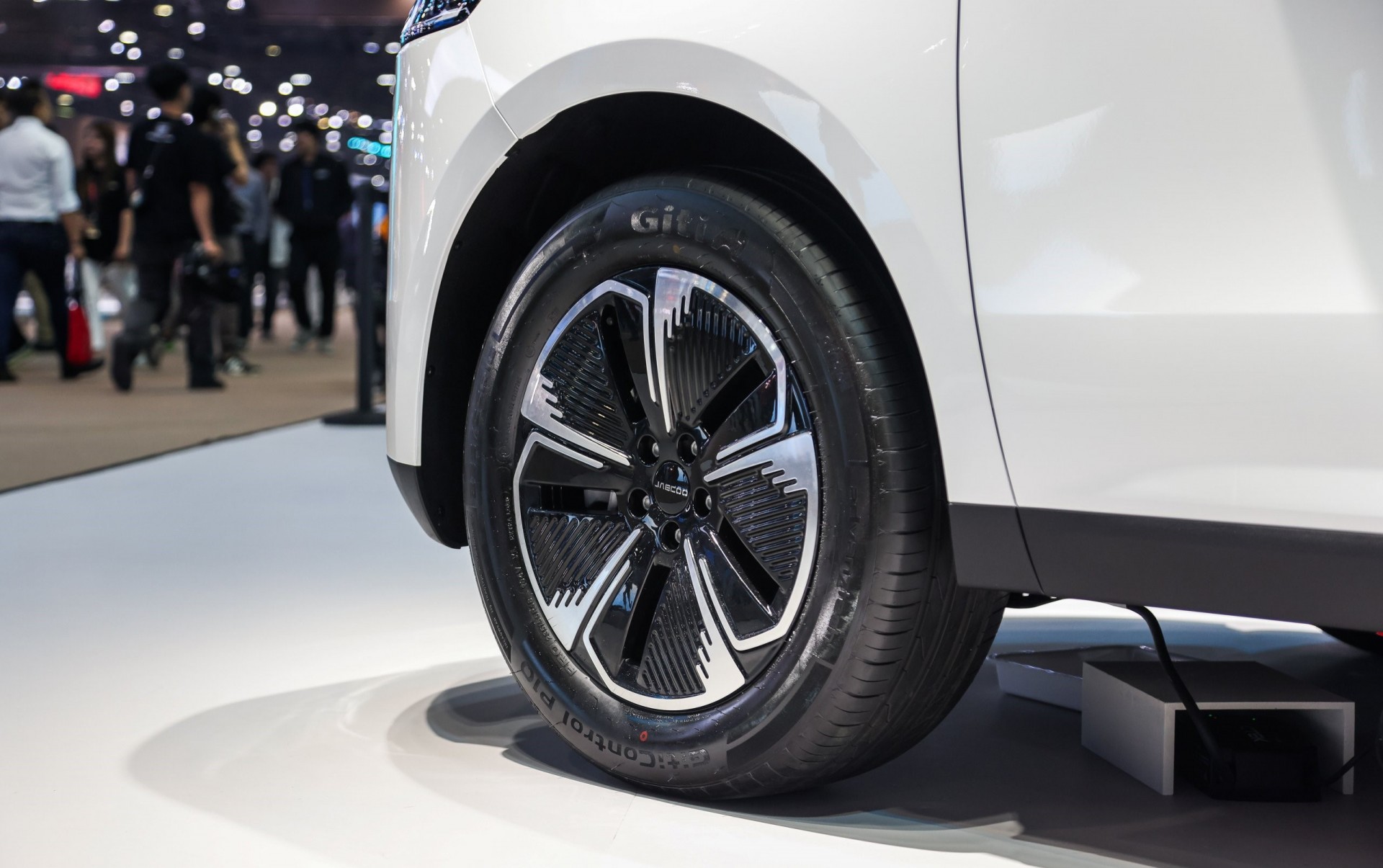 Jaecoo J5 EV, SUV điện thiết kế đặc biệt dành cho người nuôi thú cưng Jaecoo J5 EV, SUV điện thiết kế đặc biệt dành cho người nuôi thú cưng