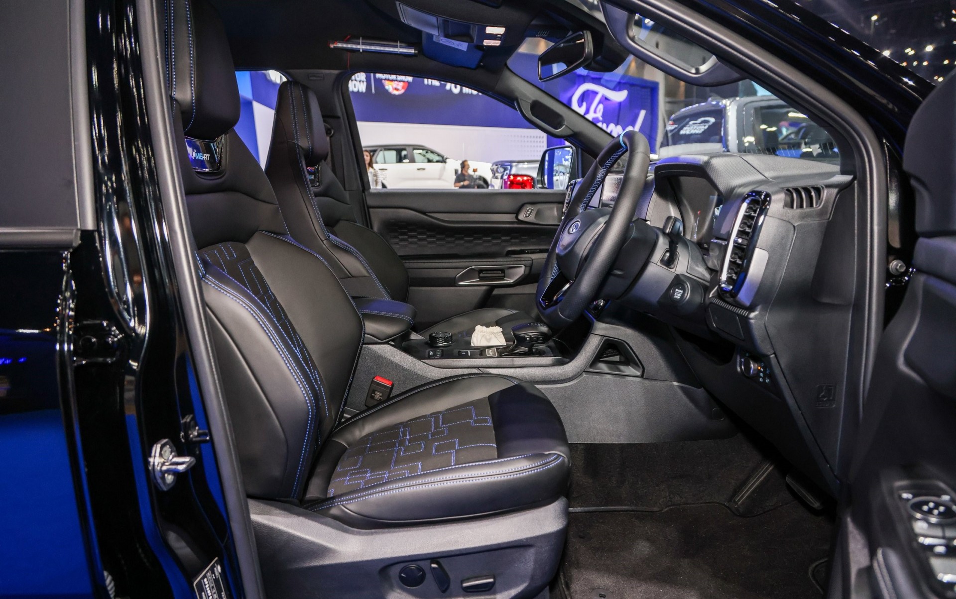 Ford Ranger MS-RT chiếc bán tải mang đậm phong cách xe đua Ford Ranger MS-RT chiếc bán tải mang đậm phong cách xe đua