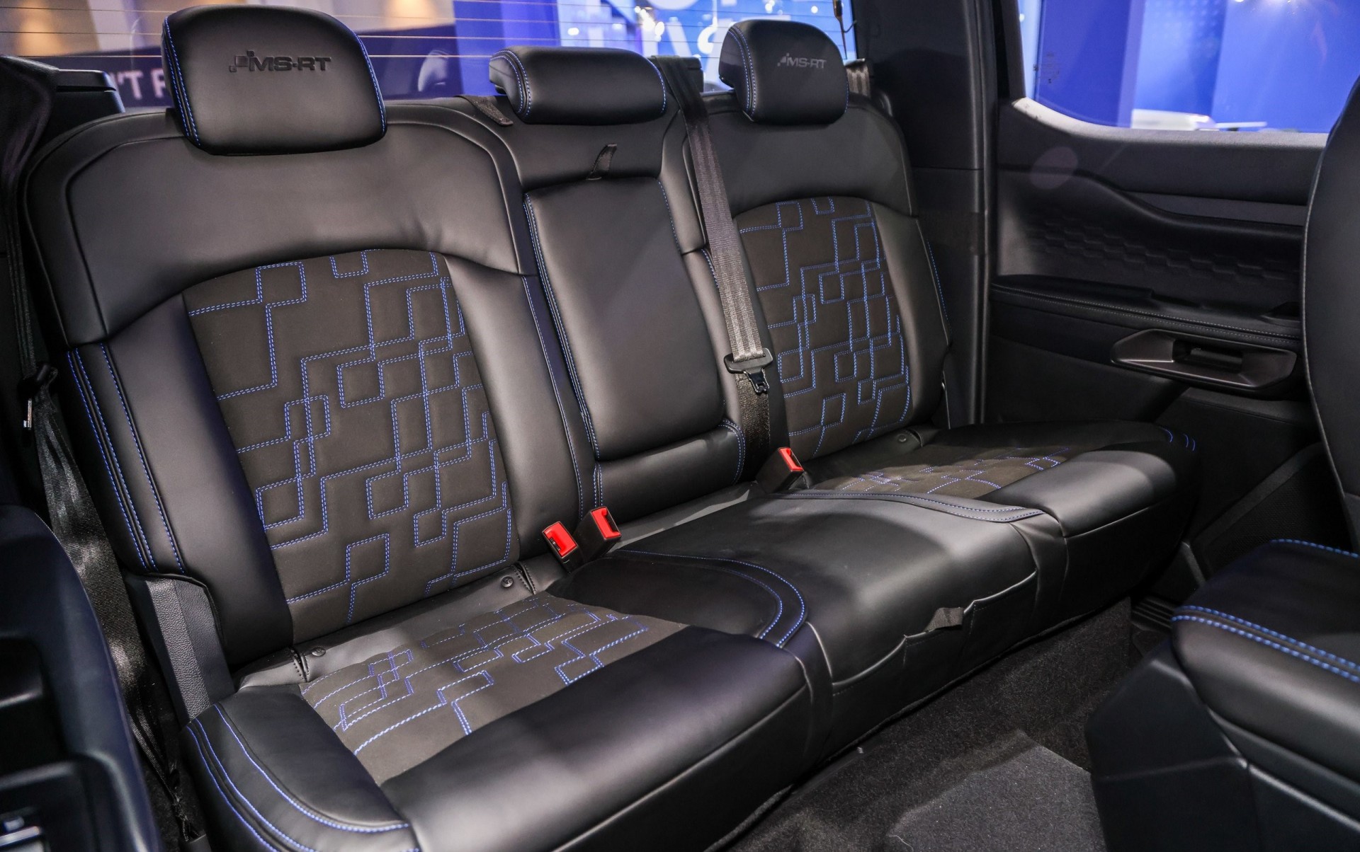 Ford Ranger MS-RT chiếc bán tải mang đậm phong cách xe đua Ford Ranger MS-RT chiếc bán tải mang đậm phong cách xe đua