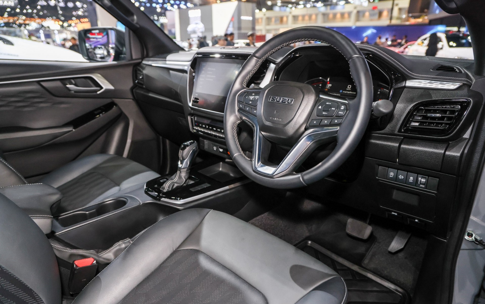 Bộ đôi Isuzu D-Max và Mu-X 2025 được trang bị động cơ 2.2L hoàn toàn mới Bộ đôi Isuzu D-Max và Mu-X 2025 được trang bị động cơ 2.2L hoàn toàn mới