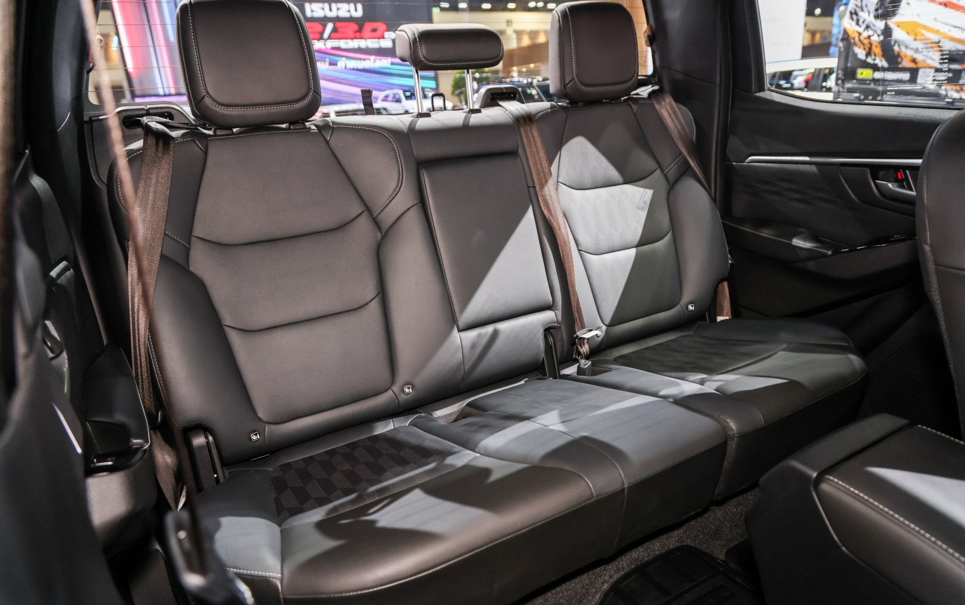 Bộ đôi Isuzu D-Max và Mu-X 2025 được trang bị động cơ 2.2L hoàn toàn mới Bộ đôi Isuzu D-Max và Mu-X 2025 được trang bị động cơ 2.2L hoàn toàn mới