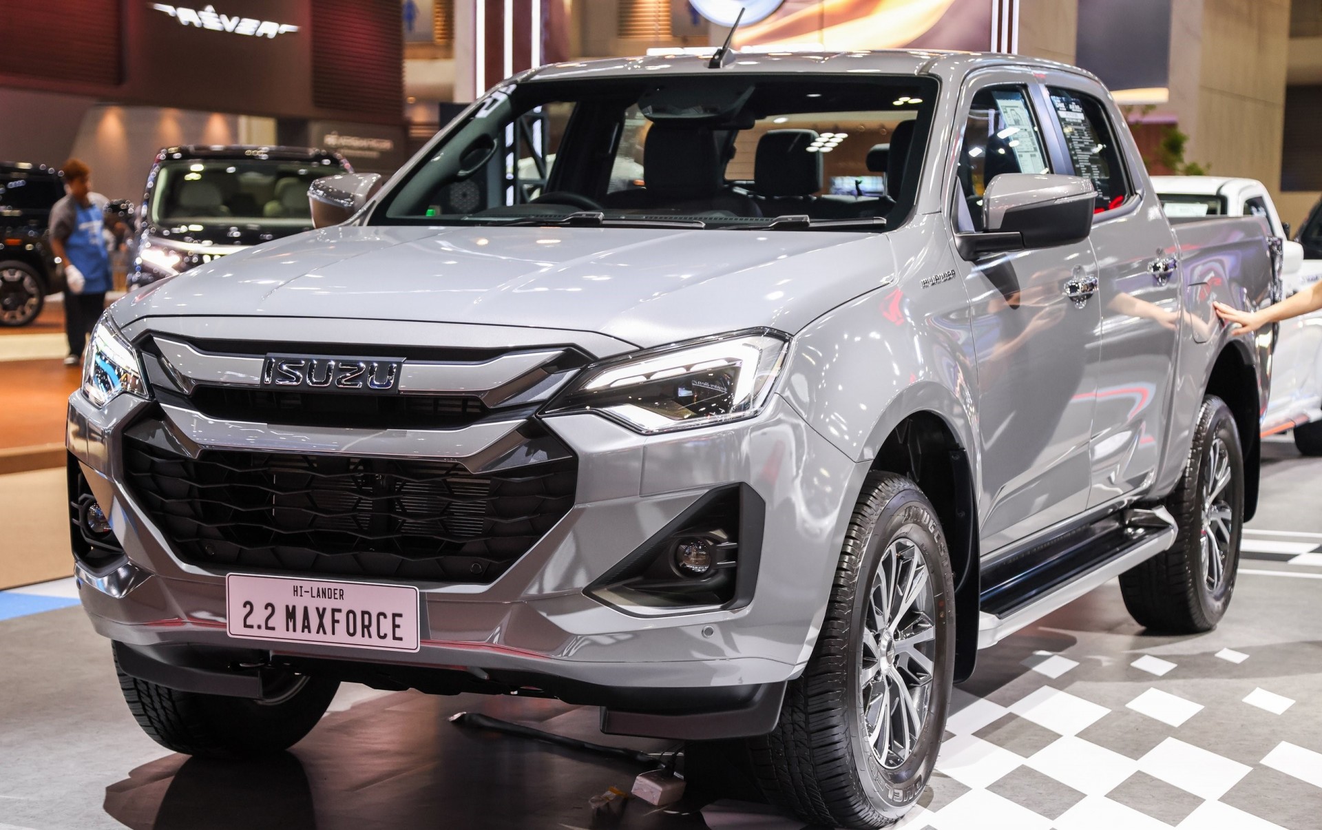 Bộ đôi Isuzu D-Max và Mu-X 2025 được trang bị động cơ 2.2L hoàn toàn mới Bộ đôi Isuzu D-Max và Mu-X 2025 được trang bị động cơ 2.2L hoàn toàn mới