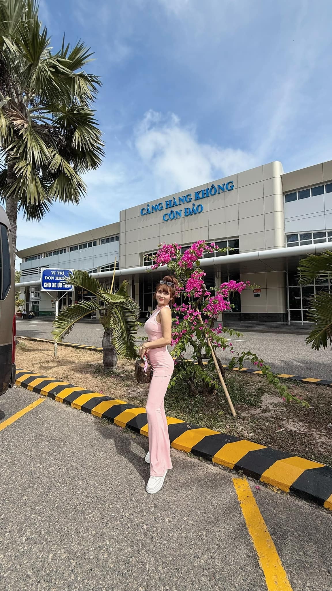 Cô gái Tuyên Quang xinh đẹp, Tiktoker nổi tiếng và đam mê lái xe tải 30 tấn Cô gái Tuyên Quang xinh đẹp, Tiktoker nổi tiếng và đam mê lái xe tải 30 tấn
