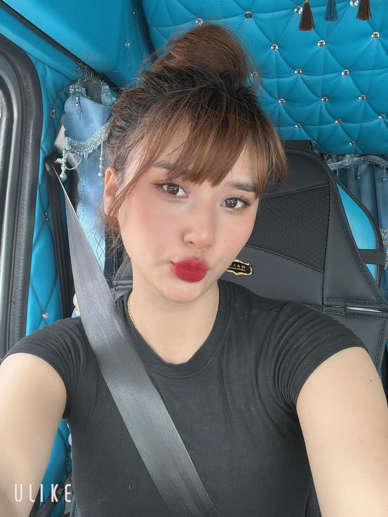 Cô gái Tuyên Quang xinh đẹp, Tiktoker nổi tiếng và đam mê lái xe tải 30 tấn Cô gái Tuyên Quang xinh đẹp, Tiktoker nổi tiếng và đam mê lái xe tải 30 tấn