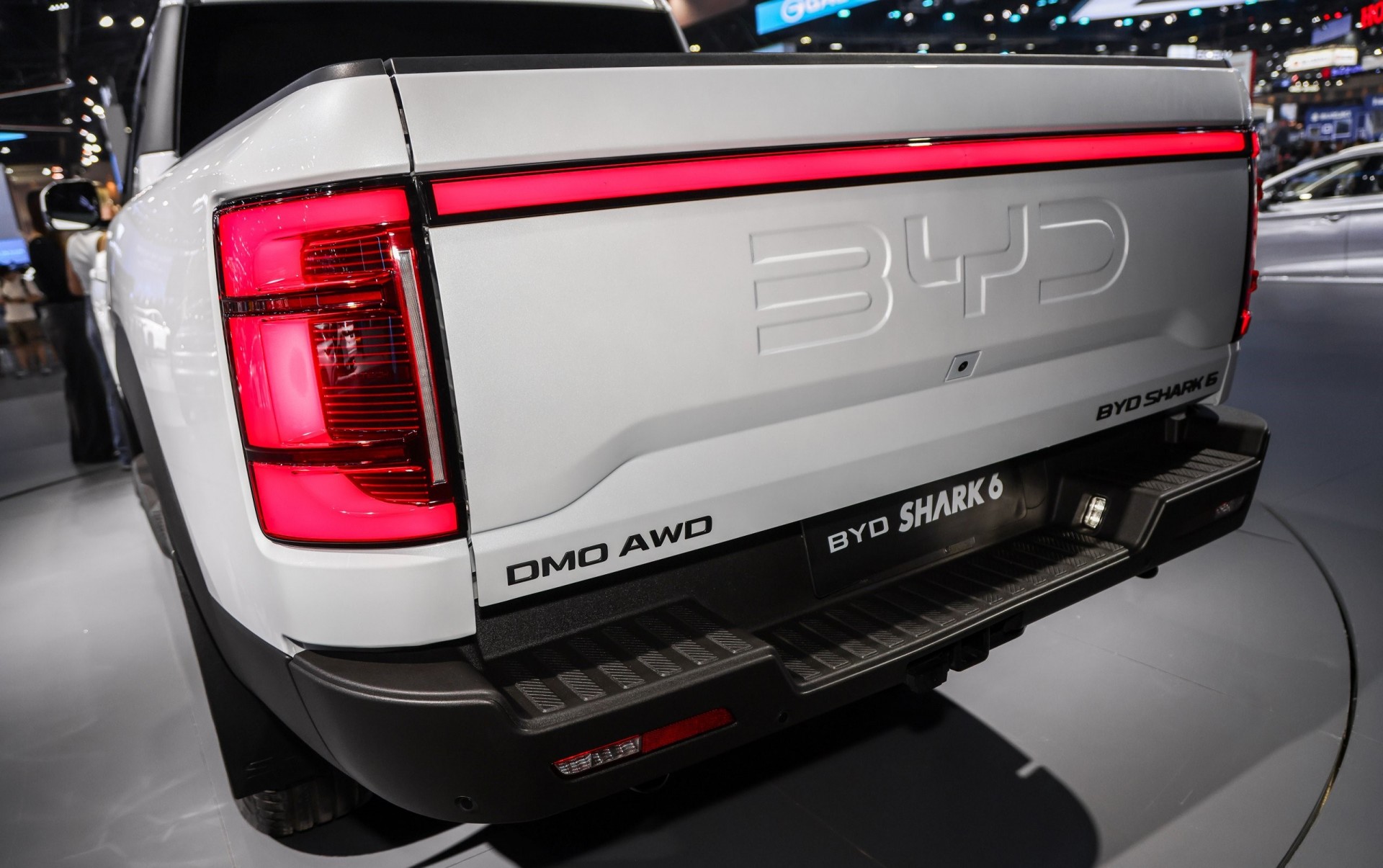BYD Shark 6 bán tải hybrid nhanh như xe thể thao, 'đe dọa' Ranger Raptor BYD Shark 6 bán tải hybrid nhanh như xe thể thao, 'đe dọa' Ranger Raptor