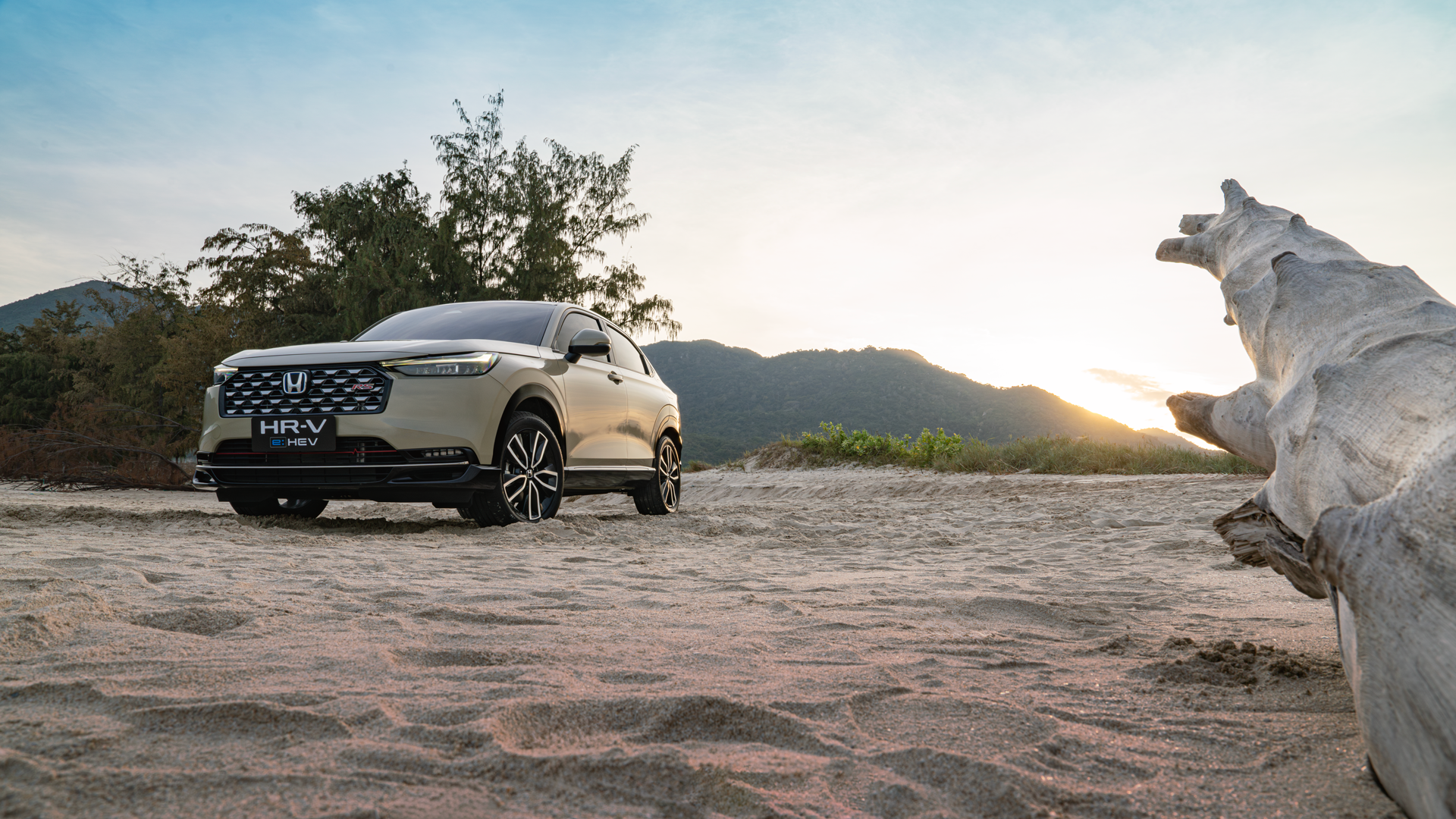 Honda HR-V Hybrid trình làng cùng hai mẫu xe máy điện Icon e:, CUV - e: Honda HR-V Hybrid trình làng cùng hai mẫu xe máy điện Icon e:, CUV - e: