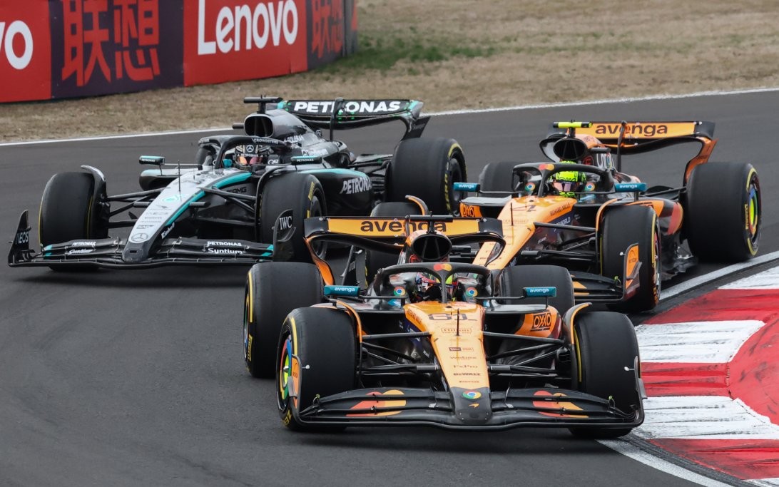 F1 2025: McLaren khởi đầu rực rỡ, Ferrari gây thất vọng, mùa giải mở ra cuộc đua khốc liệt F1 2025: McLaren khởi đầu rực rỡ, Ferrari gây thất vọng, mùa giải mở ra cuộc đua khốc liệt