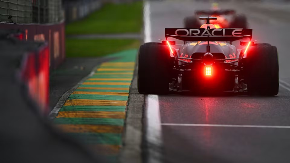 F1 2025: McLaren khởi đầu rực rỡ, Red Bull gặp thách thức, mùa giải mở ra cuộc đua khốc liệt F1 2025: McLaren khởi đầu rực rỡ, Red Bull gặp thách thức, mùa giải mở ra cuộc đua khốc liệt
