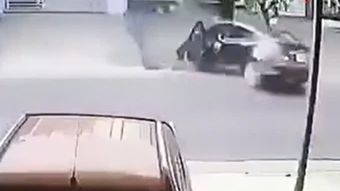 Diễn biến bên trong buồng lái chiếc ô tô mất kiểm soát đâm tử vong người tại Phú Yên