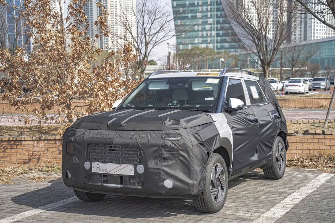 Hyundai Venue đời mới lộ diện thiết kế trên đường chạy thử Hyundai Venue đời mới lộ diện thiết kế trên đường chạy thử