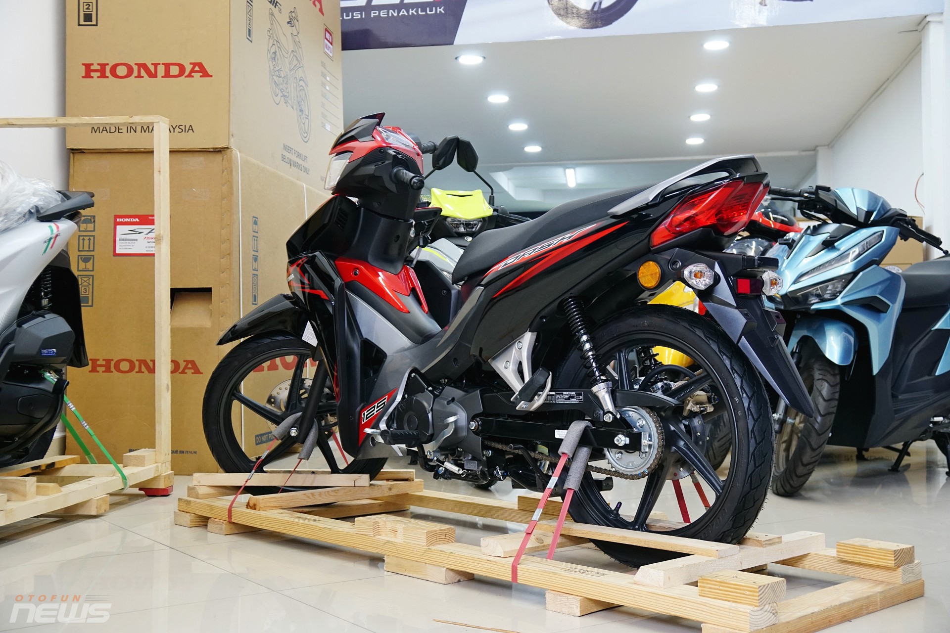 Honda Dash 125 nhập Malaysia, xe số phổ thông có giá ngang SH125i Honda Dash 125 nhập Malaysia, xe số phổ thông có giá ngang SH125i