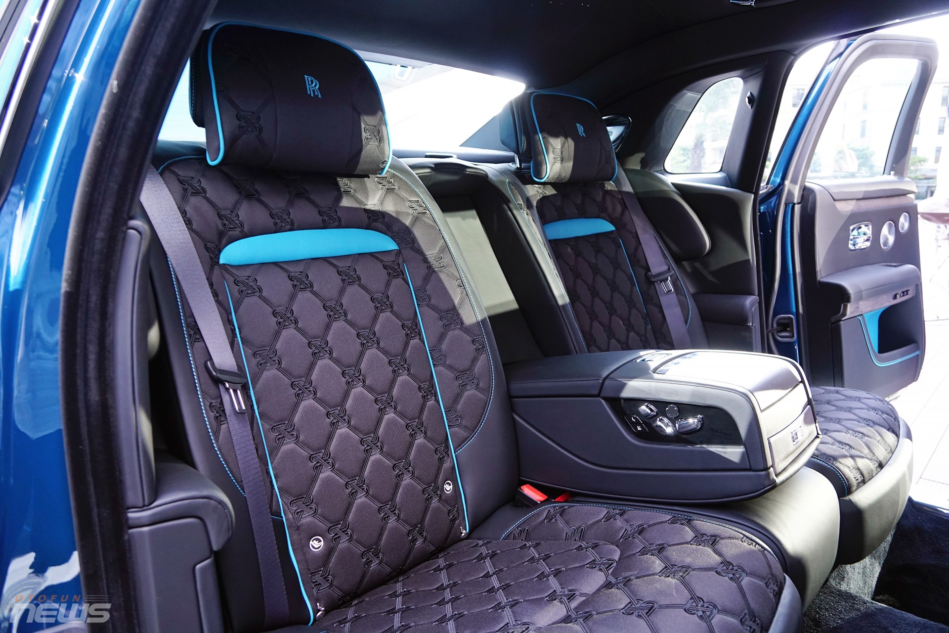 Rolls-Royce Ghost Series II hơn gần 35 tỷ tại Việt Nam có gì đặc biệt? Rolls-Royce Ghost Series II hơn gần 35 tỷ tại Việt Nam có gì đặc biệt?
