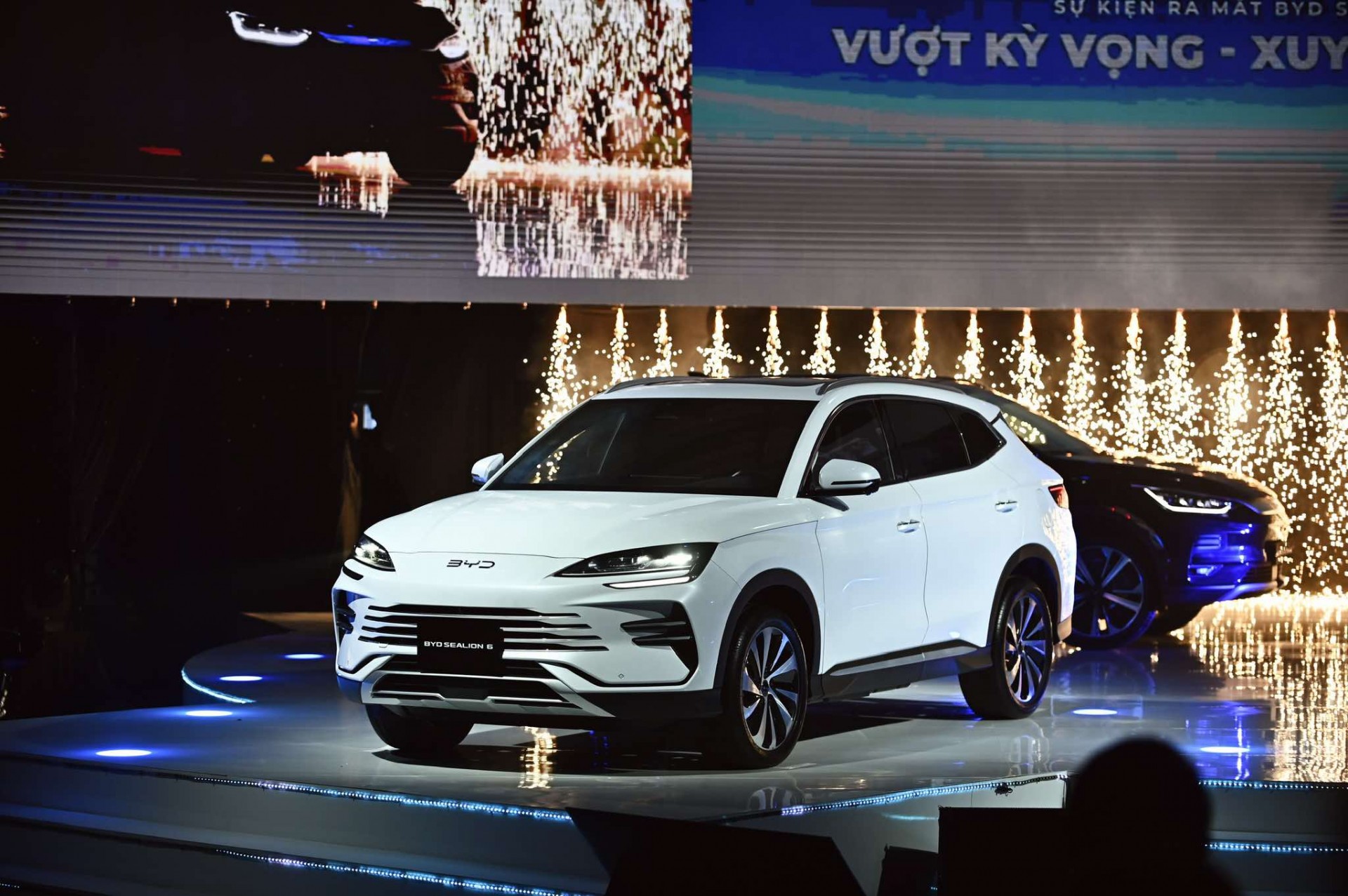 BYD Sealion 6 ra mắt khách Việt, giá từ BYD Sealion 6 ra mắt khách Việt, giá từ