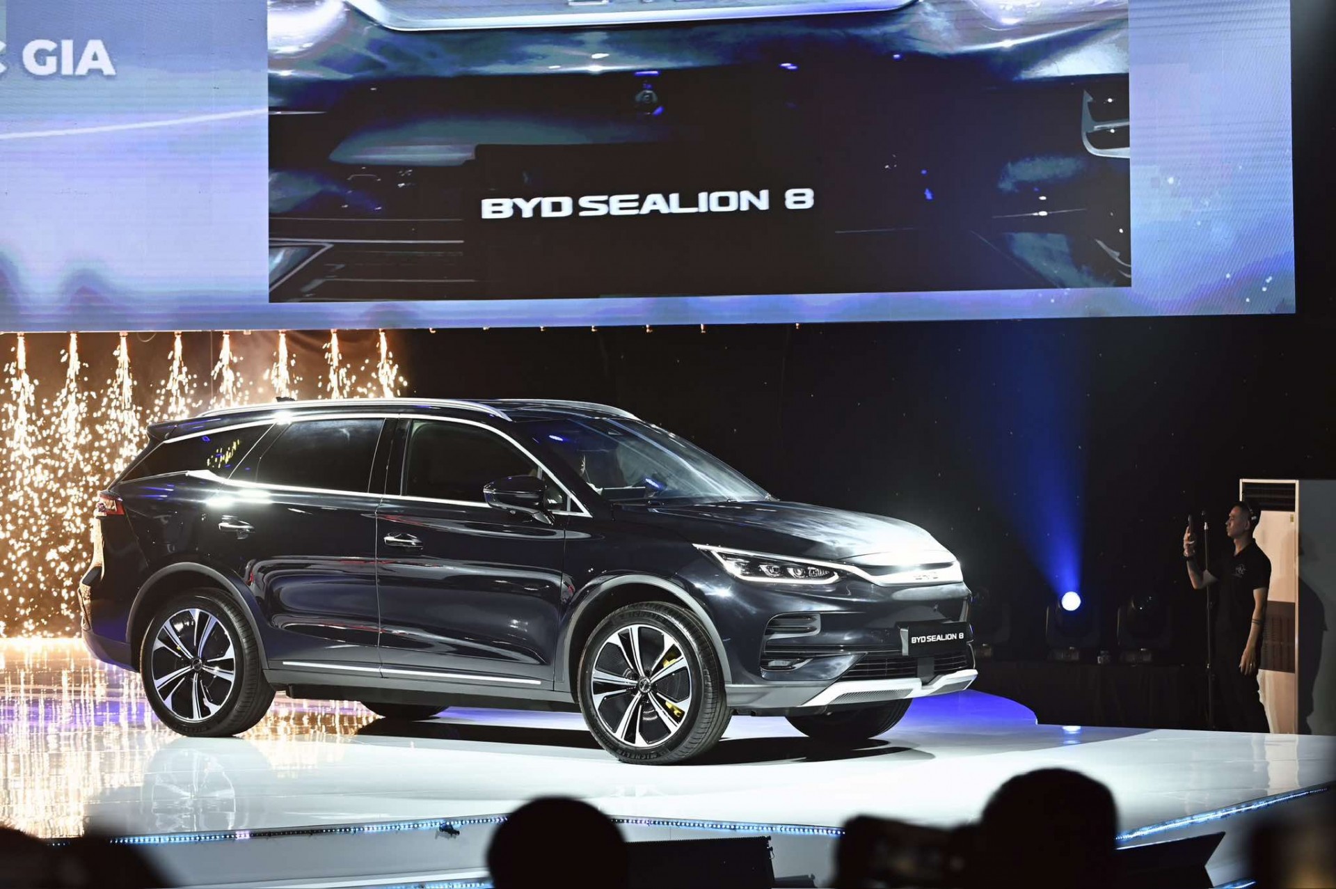 BYD Sealion 6 ra mắt khách Việt, giá từ BYD Sealion 6 ra mắt khách Việt, giá từ