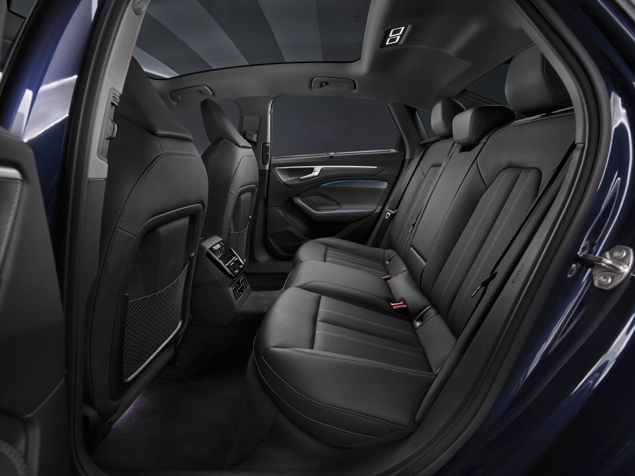 Audi A6 2026 lộ diện với loạt công nghệ dẫn đầu phân khúc Audi A6 2026 lộ diện với loạt công nghệ dẫn đầu phân khúc