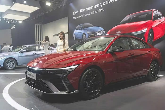 Hyundai Elantra 2025 từ 485 triệu ra mắt Đông Nam Á, có bản hybrid, rộng cửa về Việt Nam Hyundai Elantra 2025 từ 485 triệu ra mắt Đông Nam Á, có bản hybrid, rộng cửa về Việt Nam