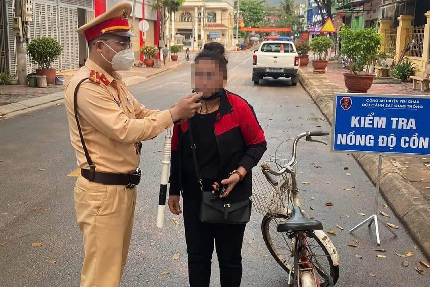 Đi xe đạp có bị thổi nồng độ cồn không theo luật mới 2025 Đi xe đạp có bị thổi nồng độ cồn không?