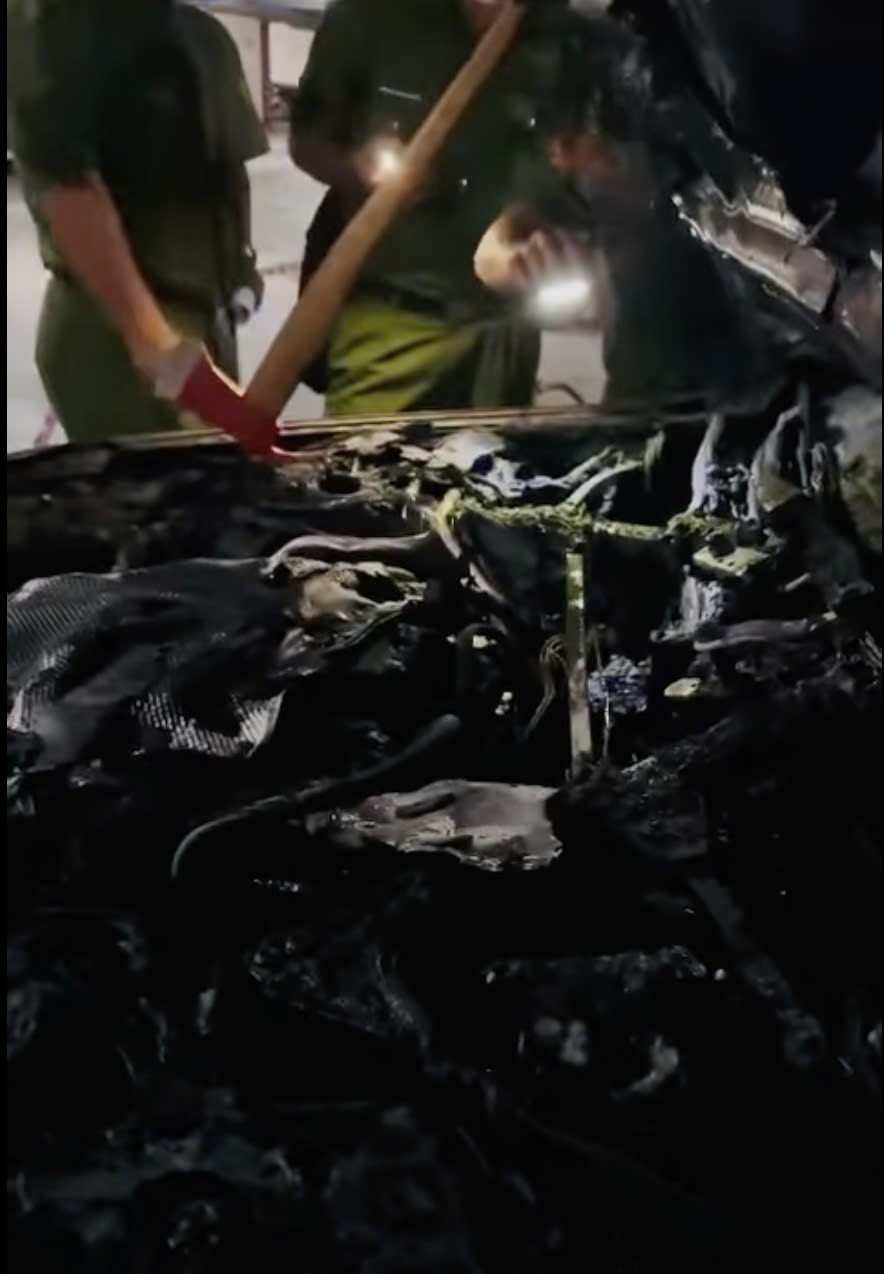 Đại diện Mercedes-Benz Việt Nam: 'Ca sĩ Duy Mạnh đã nhận đủ tiền do công ty bảo hiểm bồi thường' Đại diện Mercedes-Benz Việt Nam: 'Ca sĩ Duy Mạnh đã nhận đủ tiền do công ty bảo hiểm bồi thường'