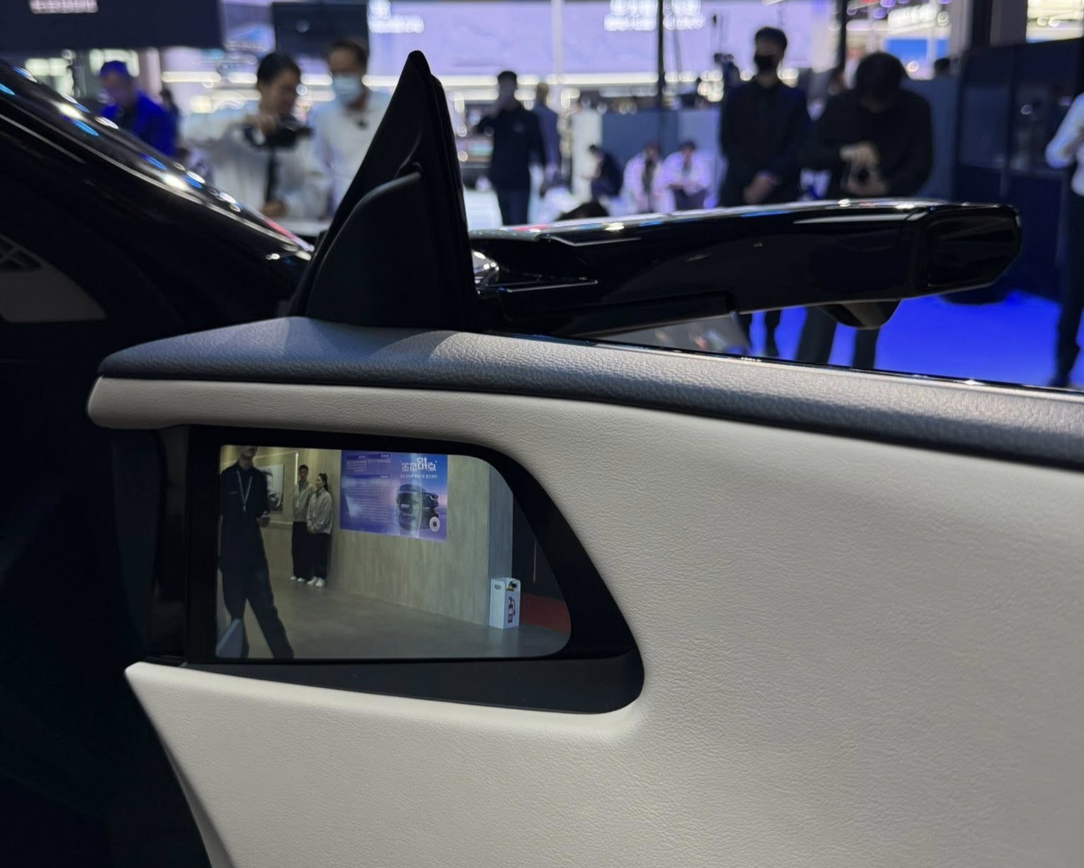 Mazda EZ-60 ra mắt, SUV điện thách thức Tesla Model Y Mazda EZ-60 ra mắt, SUV điện thách thức Tesla Model Y