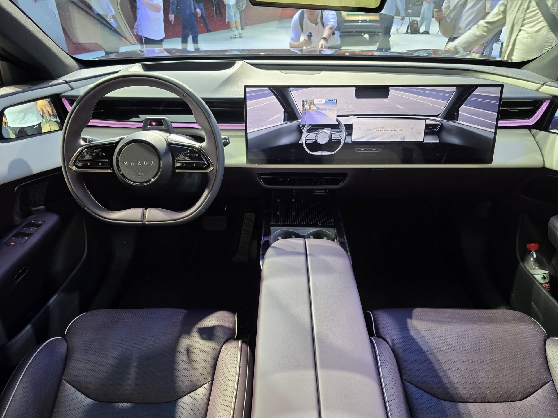Mazda EZ-60 ra mắt, SUV điện thách thức Tesla Model Y Mazda EZ-60 ra mắt, SUV điện thách thức Tesla Model Y