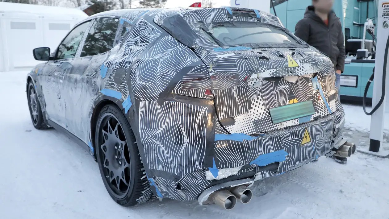 Elettrica 'siêu ngựa' chạy điện đầu tiên của Ferrari Elettrica 'siêu ngựa' chạy điện đầu tiên của Ferrari