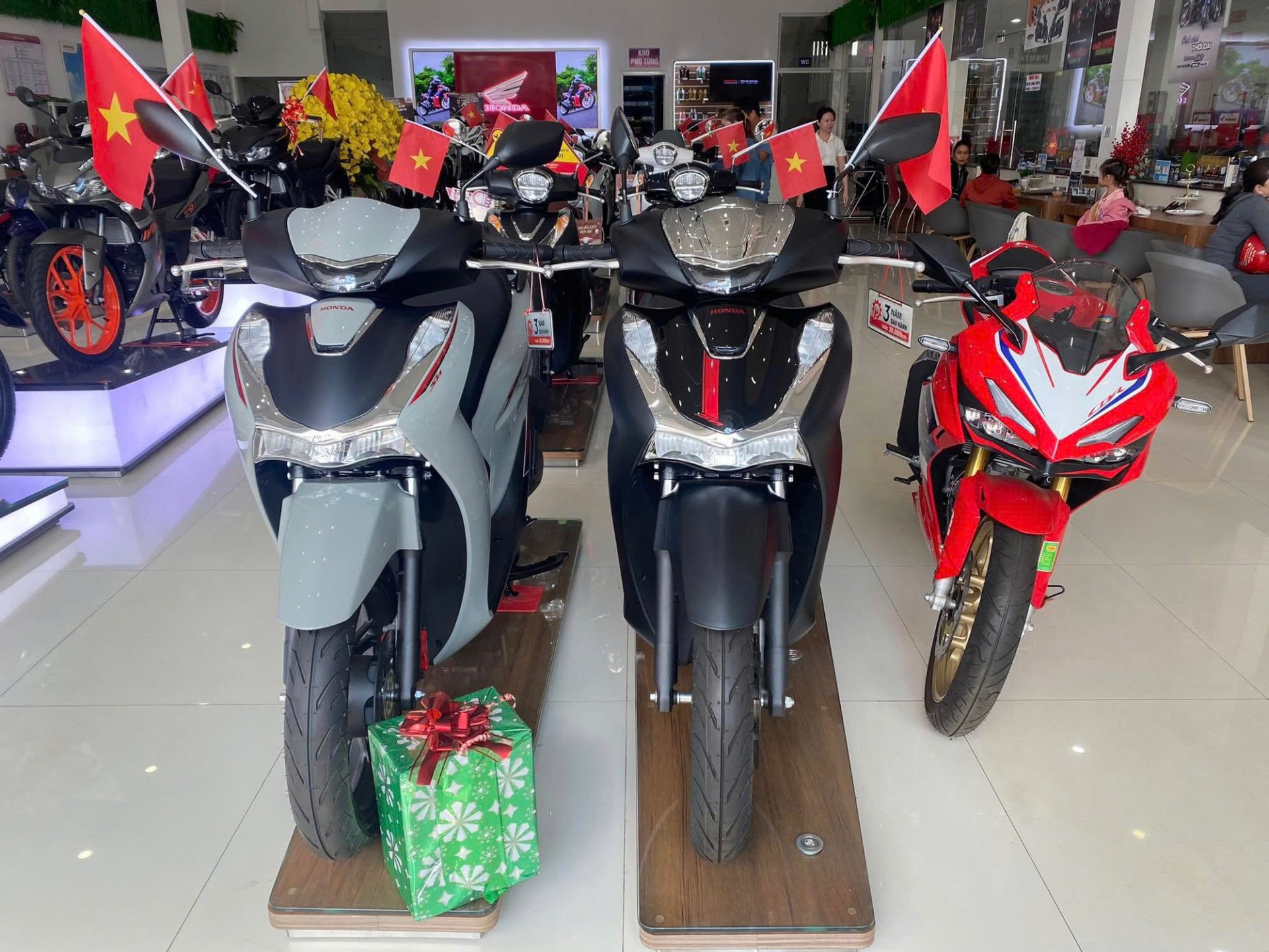 Xe máy Honda SH giảm 25 triệu tại đại lý Xe máy Honda SH giảm 25 triệu tại đại lý
