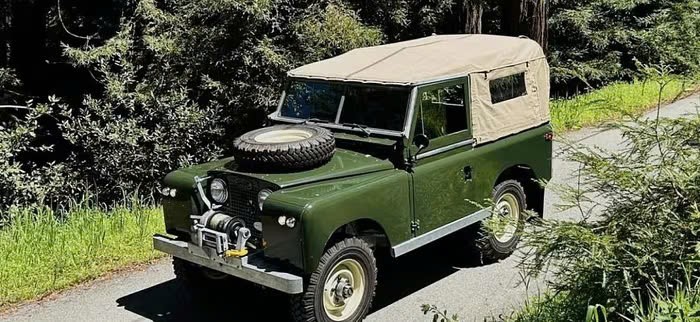 Land Rover hơn 50 tuổi tân trang lại bán giá 900 triệu đồng Land Rover hơn 50 tuổi