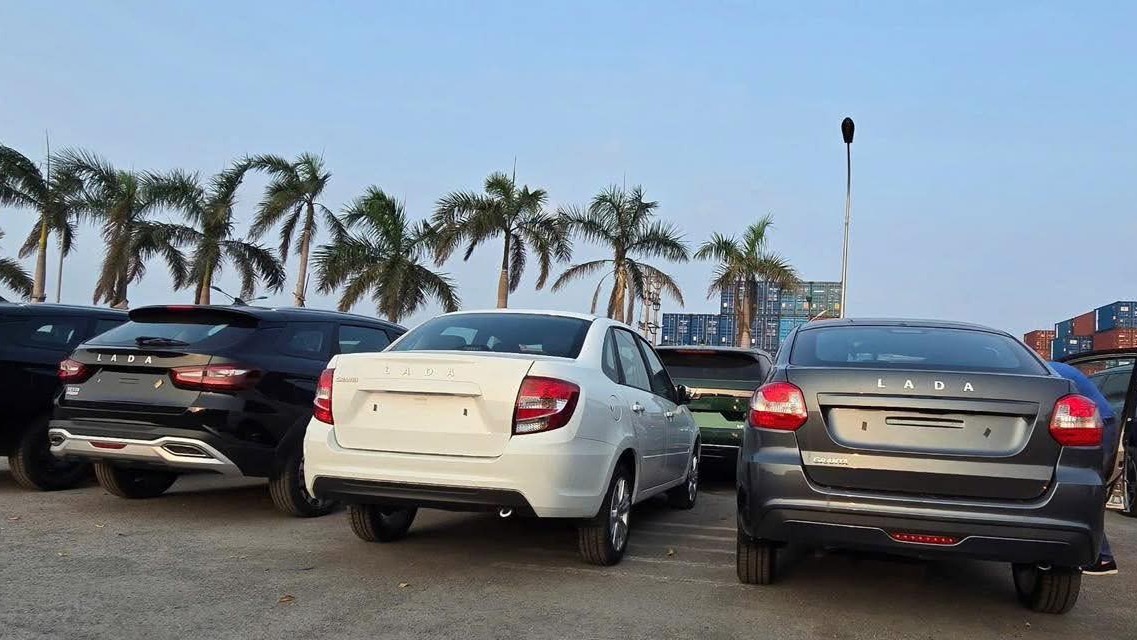 Xe Lada cập cảng, thị trường ôtô Việt Nam có thêm lựa chọn giá “mềm”