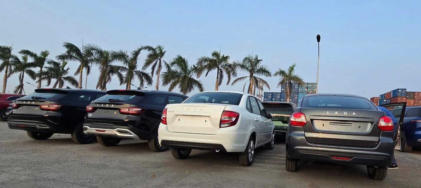 Xe Lada cập cảng, thị trường ôtô Việt Nam có thêm lựa chọn giá “mềm” Lô xe Lada đầu tiên về Việt Nam.