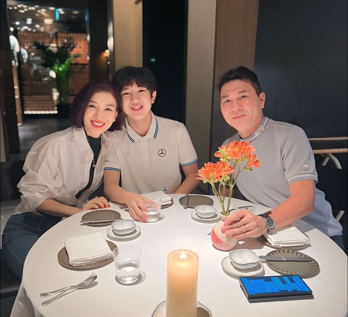 Người đứng sau thành công của tay đua 15 tuổi gây sốt tại giải F4 Đông Nam Á Người đứng sau thành công của tay đua 15 tuổi gây sốt tại giải F4 Đông Nam Á