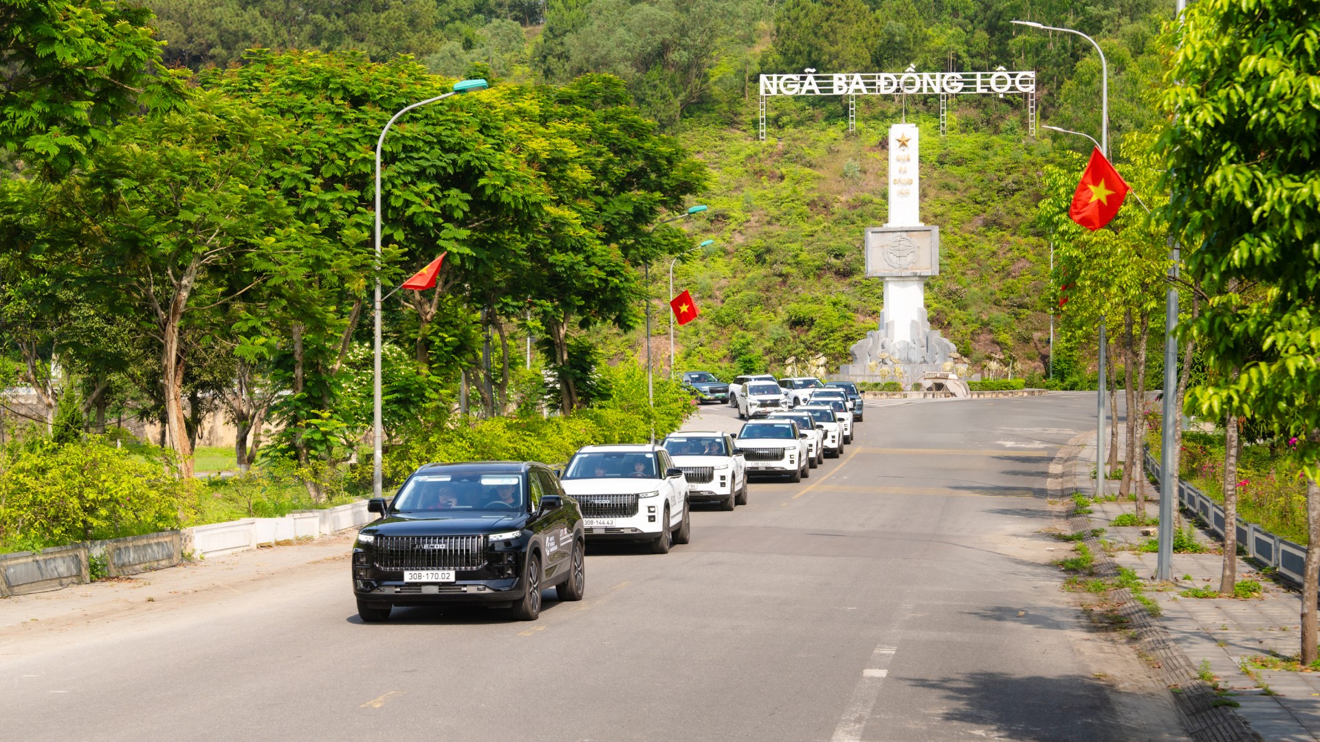 Đánh giá thực tế Jeacoo J7 PHEV: 1.300 km và cái gật đầu thuyết phục Đánh giá thực tế Jeacoo J7 PHEV: 1.300 km và cái gật đầu thuyết phục