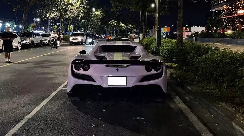 Ngắm cặp siêu phẩm độ xuất hiện tại TP HCM Lamborghini Aventador xuất hiện tại TP HCM