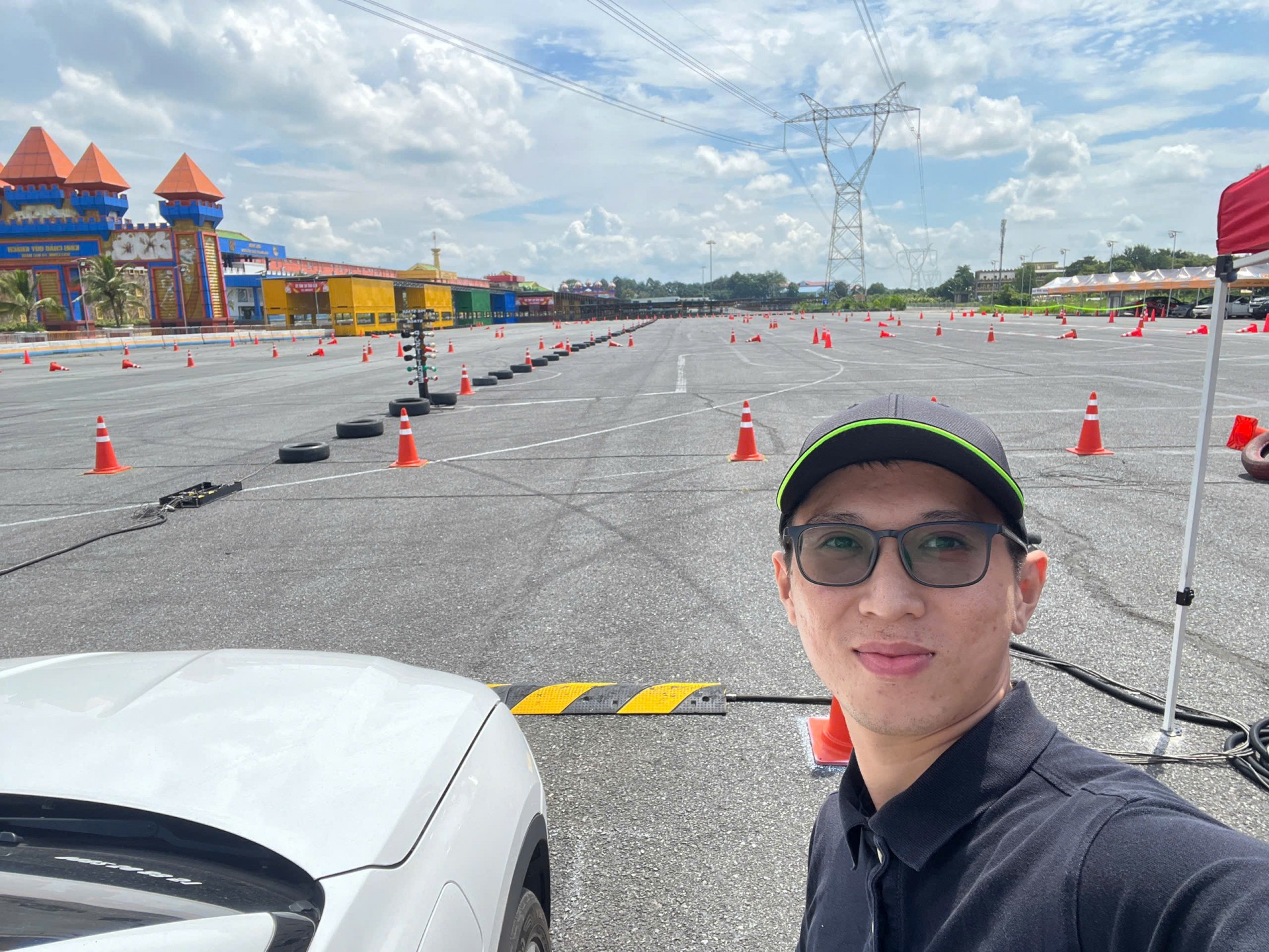 Tay đua Trương Vĩnh Phúc: Từ mô tô Gymkhana đến thử thách mang xe điện đi đua tại PVOIL VGC 2025 Tay đua Trương Vĩnh Phúc: Từ mô tô Gymkhana đến thử thách mang xe điện đi đua tại PVOIL VGC 2025