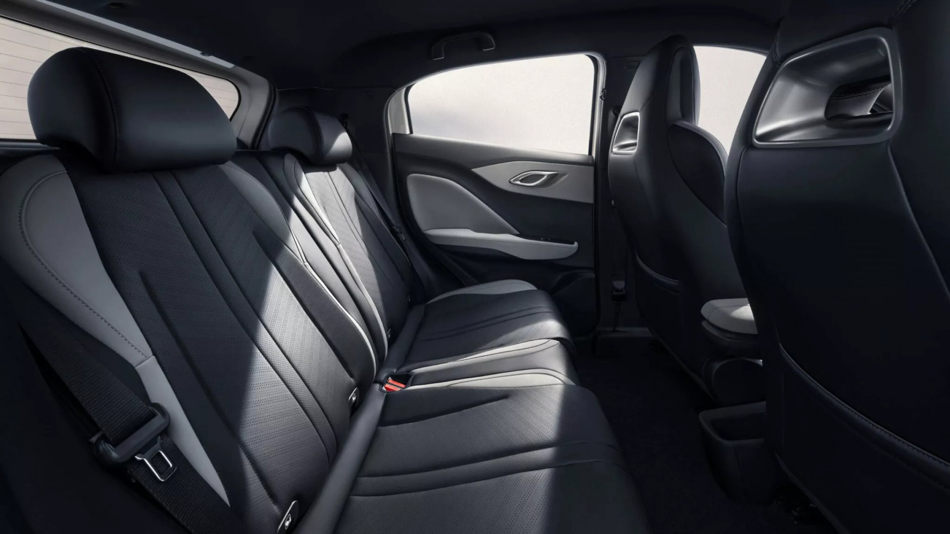 Xe điện rẻ nhất của BYD tiến vào châu Âu, lấy tên gọi mới là Dolphin Surf và có cấu hình cao hơn Xe điện rẻ nhất của BYD tiến vào châu Âu, lấy tên gọi mới là Dolphin Surf và có cấu hình cao hơn