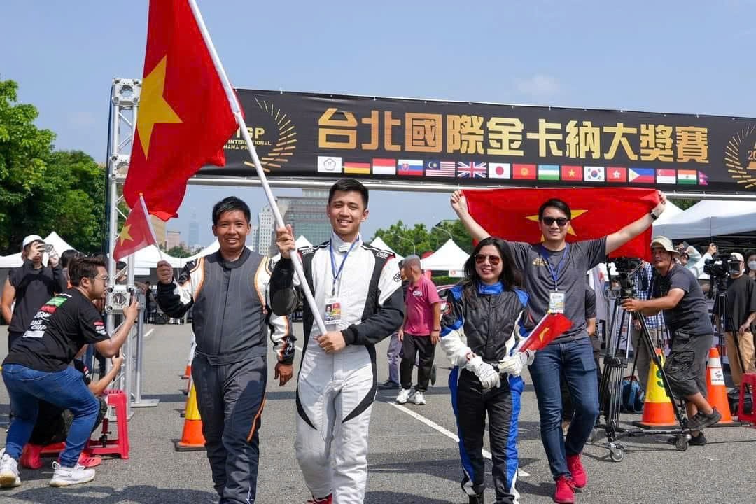 VĐV 'văn phòng' Nguyễn Trung Quân: Khi đam mê không dừng lại ở 'giờ hành chính' VĐV 'văn phòng' Nguyễn Trung Quân: Khi đam mê không dừng lại ở 'giờ hành chính'
