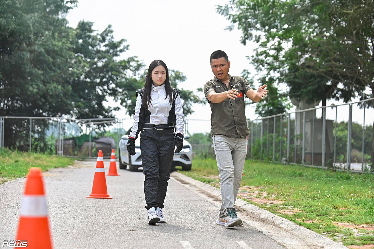 Cha và con gái lái xe hơn 1.500 km từ Hà Nội vào Bình Dương đua PVOIL VGC 2025 Cha và con gái lái xe hơn 1.500 km từ Hà Nội vào Bình Dương đua PVOIL VGC 2025