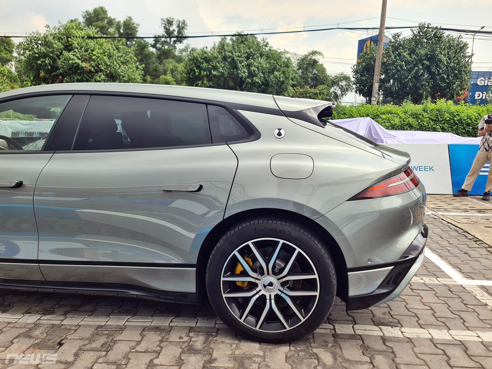 Xe điện Denza Z9 GT có thể xoay tại chỗ, đi ngang như cua xuất hiện tại Việt Nam Xe điện Denza Z9 GT có thể xoay tại chỗ, đi ngang như cua xuất hiện tại Việt Nam