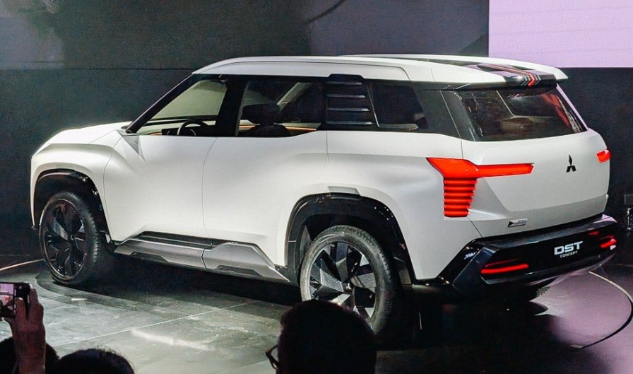 SUV 7 chỗ mới của Mitsubishi là DST Concept sắp ra mắt tại Hà Nội SUV 7 chỗ mới của Mitsubishi là DST Concept sắp ra mắt tại Hà Nội