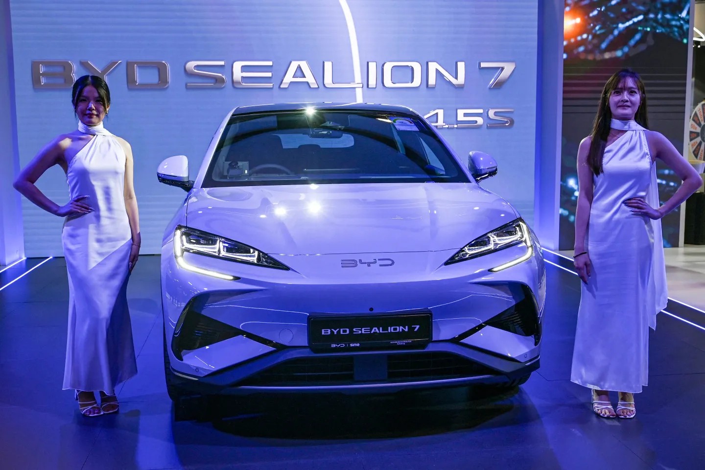 Bị BYD và Xiaomi vượt mặt, Tesla không còn là Tesla Trung Quốc