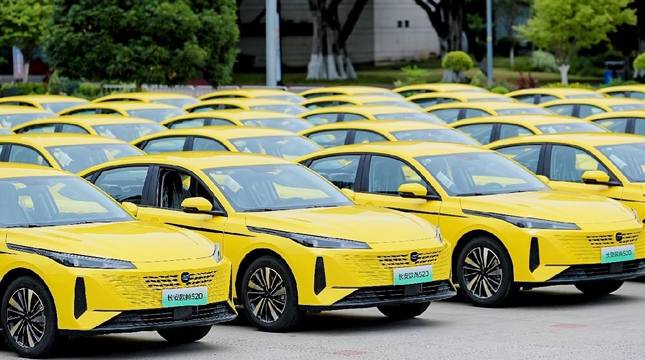 Changan Oshan 520 - Mẫu sedan điện trang bị công nghệ pin thay nhanh chỉ trong 100 giây Changan Oshan 520 mẫu xe điện đầu tiên sử dụng công nghệ pin Choco-SEB của CATL